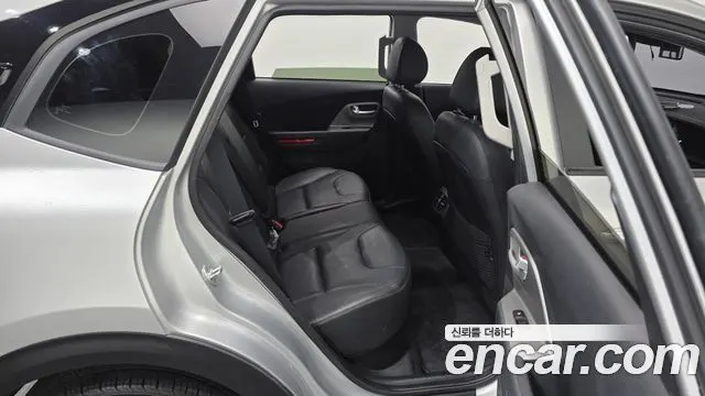 KIA NIRO PLUS 2023 — 67 627 км, серебристый, Корея — под ключ — фото 12