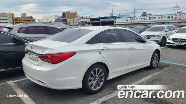 HYUNDAI SONATA THE BRILLIANT 2013 — 125 355 км, белый, Корея — под ключ — фото 2