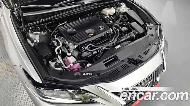 LEXUS ES300H 2024 — 23 342 км, серебристо-серый, Корея — под ключ — фото 6