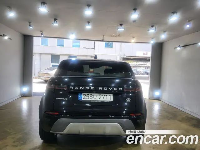 LAND ROVER RANGE ROVER EVOQUE 2021 — 47 000 км, чёрный, Корея — под ключ — фото 4