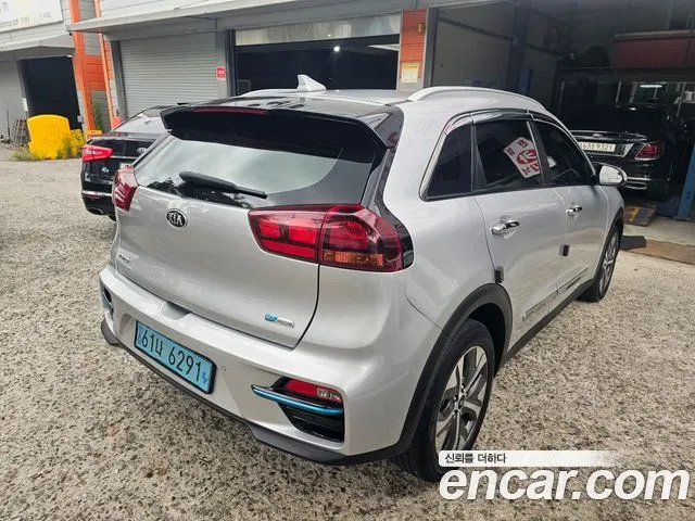 KIA NIRO 2020 — 320 922 км, серебристый, Корея — под ключ — фото 2