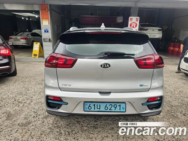 KIA NIRO 2020 — 320 922 км, серебристый, Корея — под ключ — фото 4