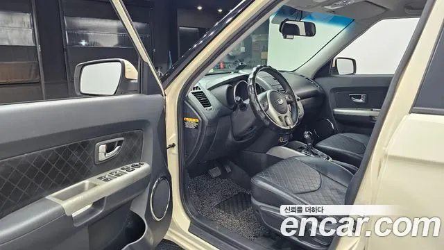 KIA SOUL 2012 — 87 891 км, белый-перламутр, Корея — под ключ — фото 10
