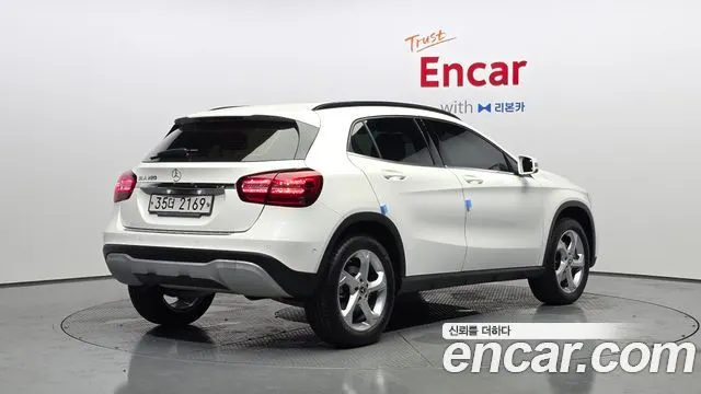 MERCEDES-BENZ GLA-CLASS X156 2019