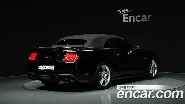 FORD MUSTANG 2020