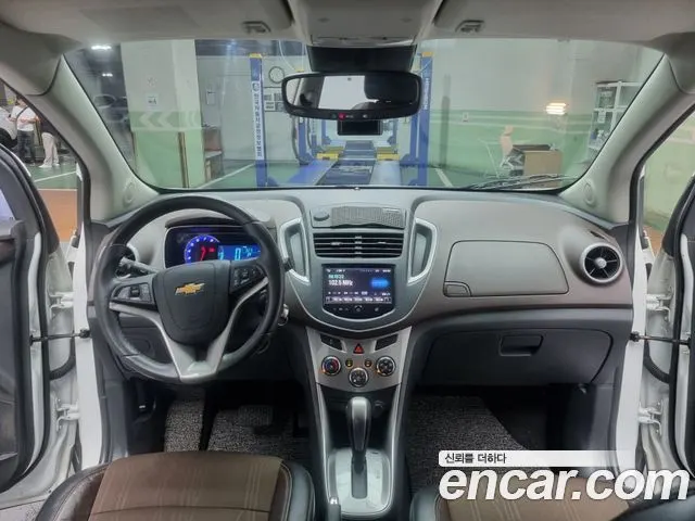 CHEVROLET TRAX 2014 — 175 176 км, белый, Корея — под ключ — фото 10