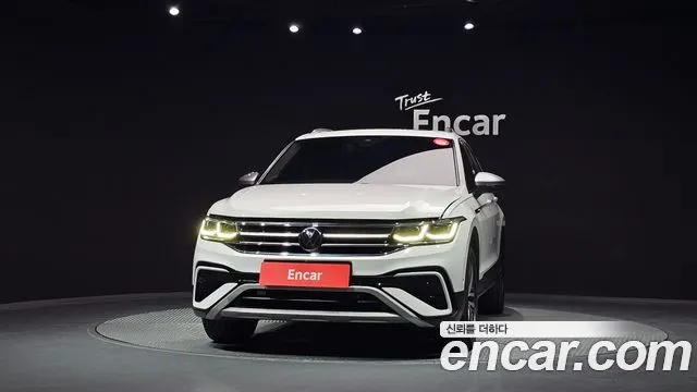 VOLKSWAGEN TIGUAN ALLSPACE 2023 — 53 576 км, белый, Корея — под ключ — фото 3