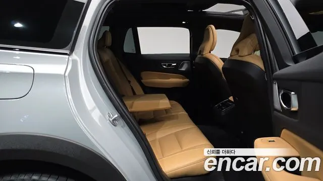 VOLVO V60 CROSS COUNTRY 2025 — 26 005 км, серебристо-серый, Корея — под ключ — фото 11