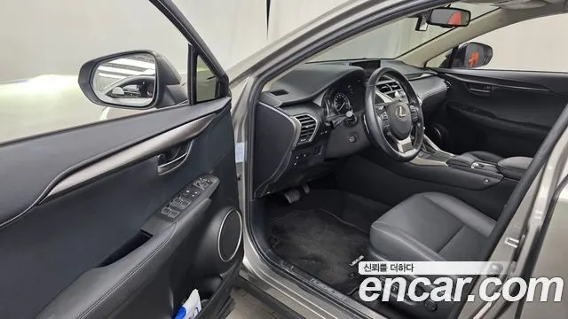 LEXUS NX300H 2020 — 48 384 км, светло-золотистый, Корея — под ключ — фото 10