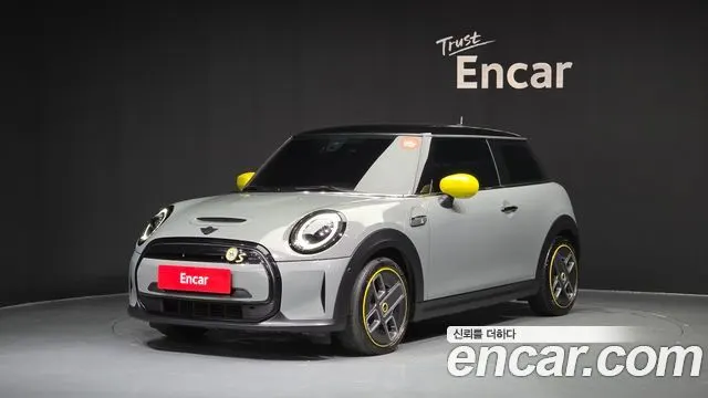 MINI COOPER ELECTRIC 2023 — 74 142 км, серебристо-серый, Корея — под ключ — фото 1