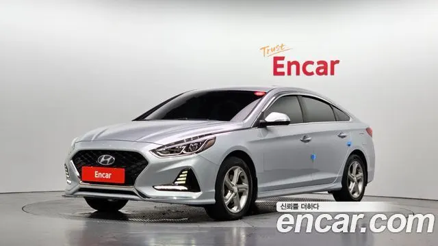 HYUNDAI SONATA 2019 — 71 012 км, серебристый, Корея — под ключ — фото 1