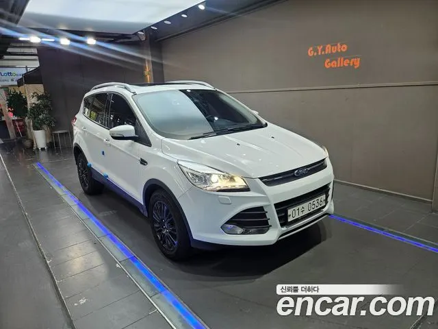 FORD KUGA 2016 — 178 495 км, белый, Корея — под ключ — фото 1