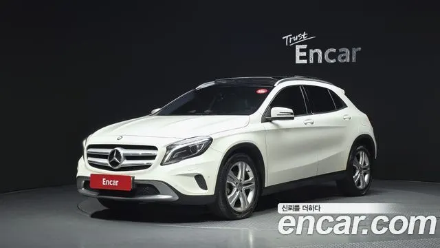 MERCEDES-BENZ GLA-CLASS X156 2015