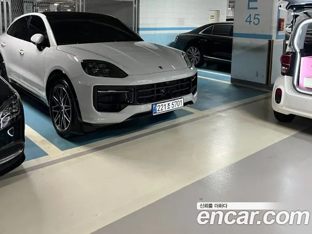 PORSCHE CAYENNE 2025 — 5 500 км, серебристо-серый, Корея — под ключ — фото 3