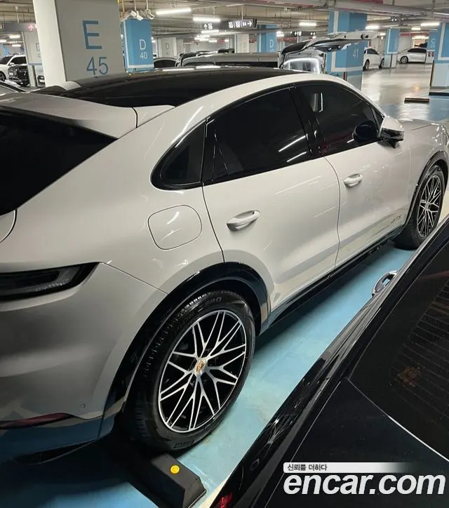 PORSCHE CAYENNE 2025 — 5 500 км, серебристо-серый, Корея — под ключ — фото 4