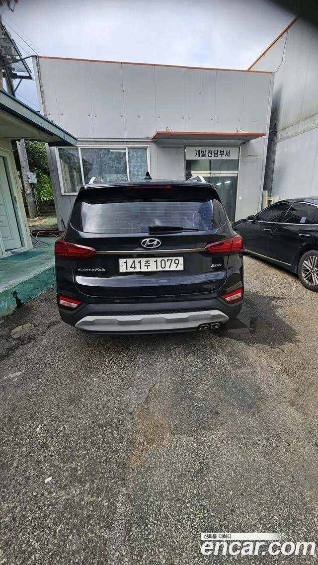 HYUNDAI SANTA FE 2019 — 374 600 км, чёрный, Корея — под ключ — фото 4
