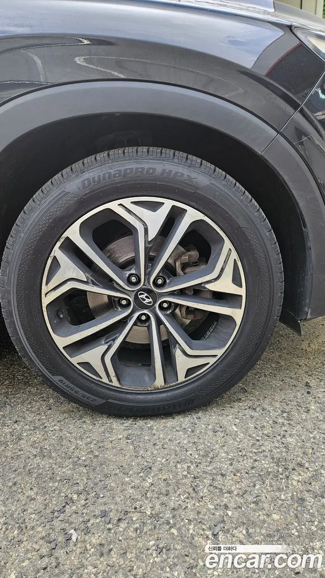 HYUNDAI SANTA FE 2019 — 374 600 км, чёрный, Корея — под ключ — фото 5