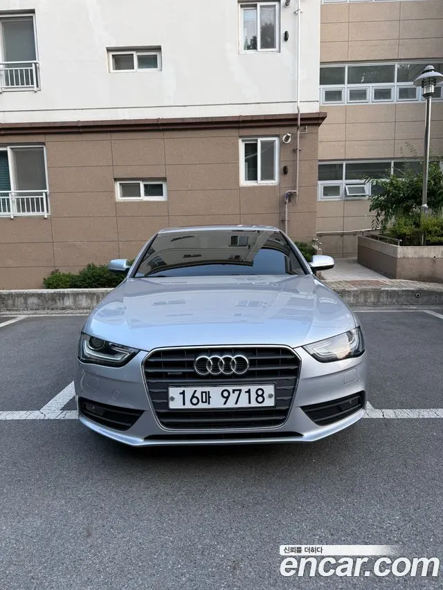 AUDI A4 2015 — 53 000 км, серебристо-серый, Корея — под ключ — фото 1