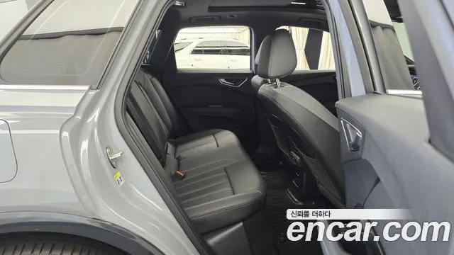 AUDI Q4 E-TRON 2025 — 46 917 км, серебристо-серый, Корея — под ключ — фото 12