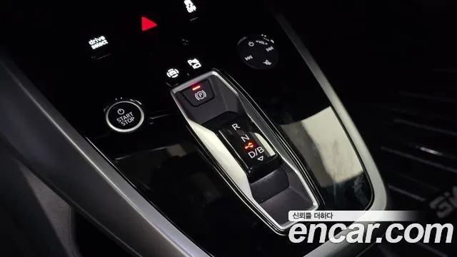 AUDI Q4 E-TRON 2025 — 46 917 км, серебристо-серый, Корея — под ключ — фото 9
