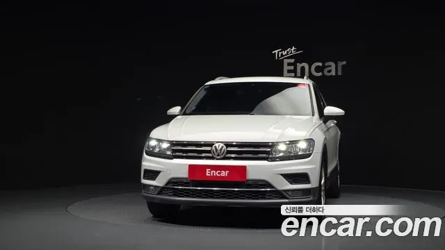 VOLKSWAGEN TIGUAN 2018 — 181 742 км, белый, Корея — под ключ — фото 3