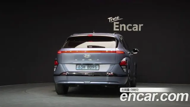 HYUNDAI KONA ELECTRIC 2023 — 24 755 км, светло-серебристый, Корея — под ключ — фото 4