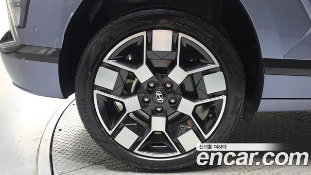 HYUNDAI KONA ELECTRIC 2023 — 24 755 км, светло-серебристый, Корея — под ключ — фото 5