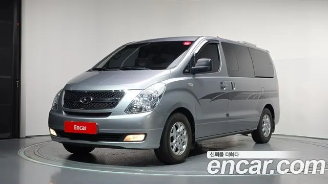 HYUNDAI GRAND STAREX 2014 — 146 175 км, серебристо-серый, Корея — под ключ — фото 1