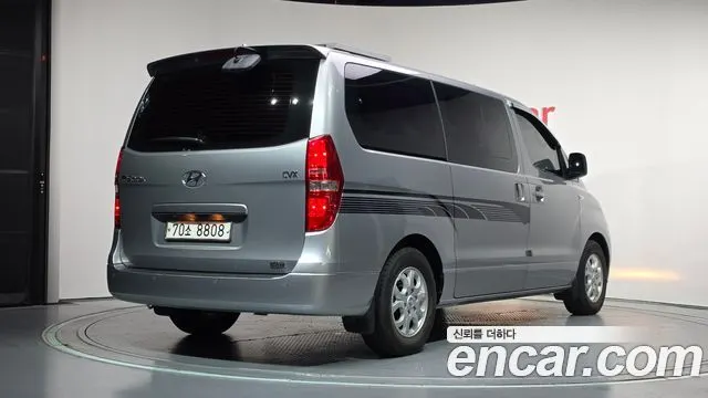 HYUNDAI GRAND STAREX 2014 — 146 175 км, серебристо-серый, Корея — под ключ — фото 2
