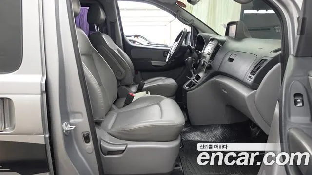 HYUNDAI GRAND STAREX 2014 — 146 175 км, серебристо-серый, Корея — под ключ — фото 11