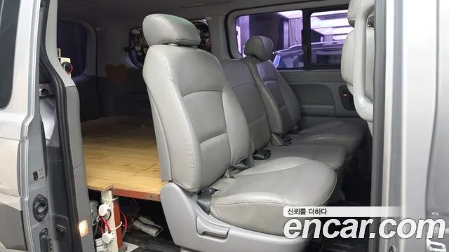 HYUNDAI GRAND STAREX 2014 — 146 175 км, серебристо-серый, Корея — под ключ — фото 12