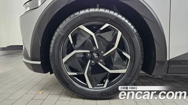HYUNDAI IONIQ 5 2024 — 41 214 км, серебристо-серый, Корея — под ключ — фото 5