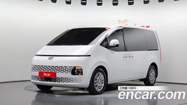HYUNDAI STARIA 2023 — 33 315 км, белый, Корея — под ключ — фото 12