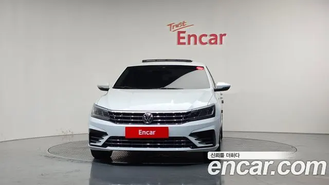 VOLKSWAGEN PASSAT 2018 — 90 465 км, белый, Корея — под ключ — фото 3