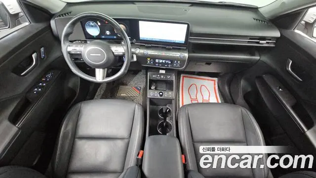 HYUNDAI KONA 2023 — 35 222 км, серебристо-серый, Корея — под ключ — фото 7