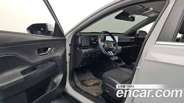HYUNDAI KONA 2023 — 35 222 км, серебристо-серый, Корея — под ключ — фото 10