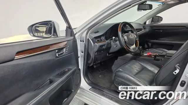 LEXUS ES350 2014 — 140 371 км, серебристо-серый, Корея — под ключ — фото 10