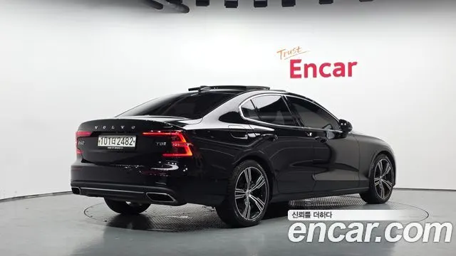 VOLVO S60 — из Кореи под ключ