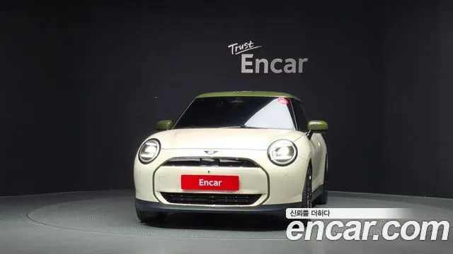 MINI COOPER ELECTRIC 2026 — 2 607 км, белый-перламутр, Корея — под ключ — фото 3