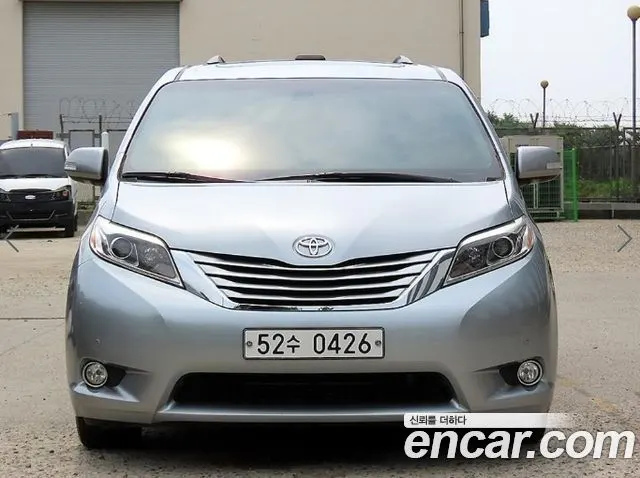 TOYOTA SIENNA 2016 — 89 509 км, серебристо-серый, Корея — под ключ — фото 2