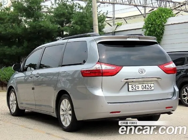 TOYOTA SIENNA 2016 — 89 509 км, серебристо-серый, Корея — под ключ — фото 3