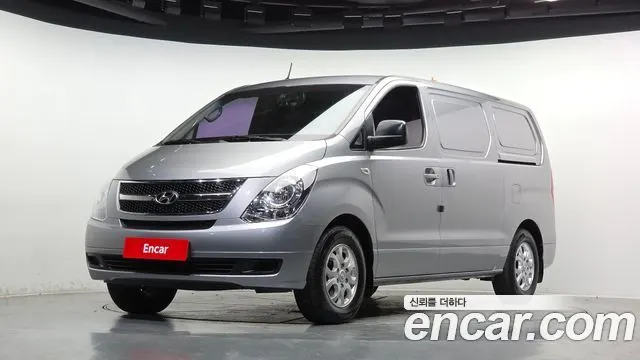 HYUNDAI GRAND STAREX 2012 — 195 309 км, серебристый, Корея — под ключ — фото 1