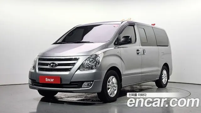 HYUNDAI GRAND STAREX 2017 — 122 706 км, серебристый, Корея — под ключ — фото 1