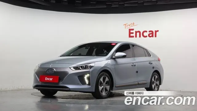 HYUNDAI IONIQ ELECTRIC 2017 — 122 102 км, серебристо-серый, Корея — под ключ — фото 1