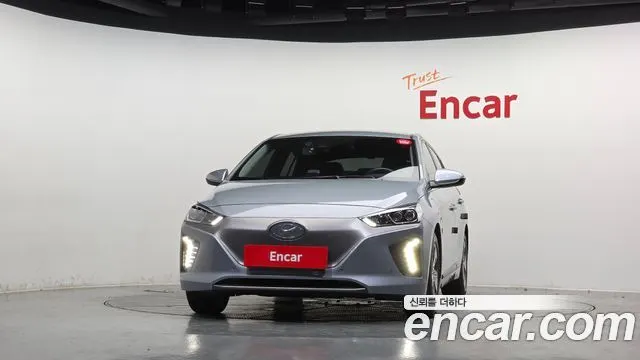 HYUNDAI IONIQ ELECTRIC 2017 — 122 102 км, серебристо-серый, Корея — под ключ — фото 3