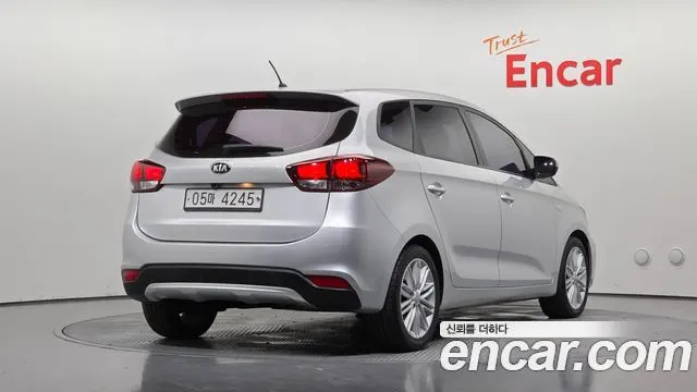 KIA CARENS — из Кореи под ключ