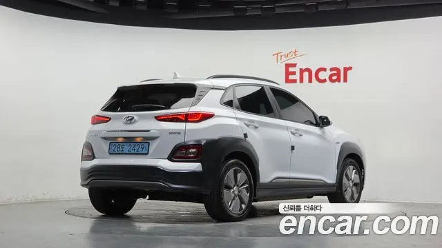 HYUNDAI KONA ELECTRIC 2019 — 174 548 км, белый, Корея — под ключ — фото 2