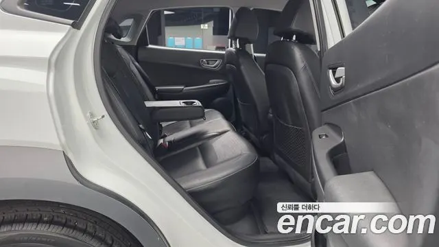 HYUNDAI KONA ELECTRIC 2019 — 174 548 км, белый, Корея — под ключ — фото 12
