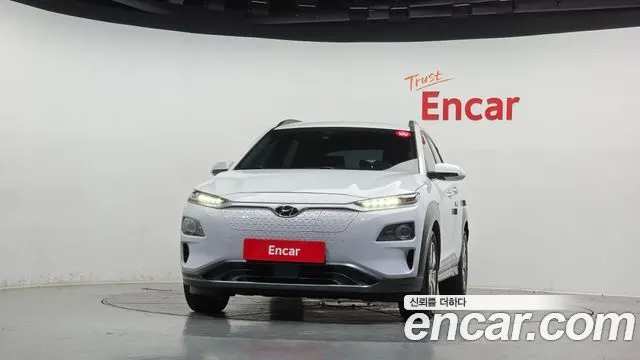 HYUNDAI KONA ELECTRIC 2019 — 174 548 км, белый, Корея — под ключ — фото 3