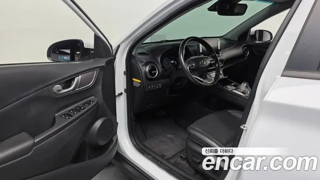 HYUNDAI KONA ELECTRIC 2019 — 174 548 км, белый, Корея — под ключ — фото 10